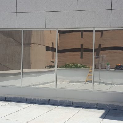 מדבקת ויניל רפלקטיבי/מראה לחלון להצללה